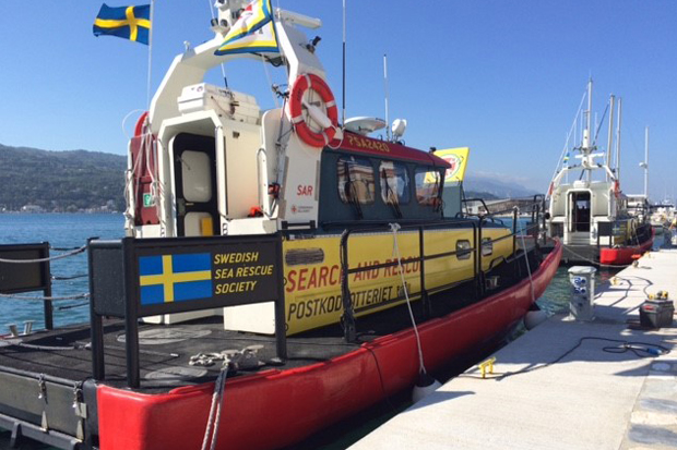 Rescue Postkodlotteriet tryggt förtöjd i Vahti hamn på Samos.